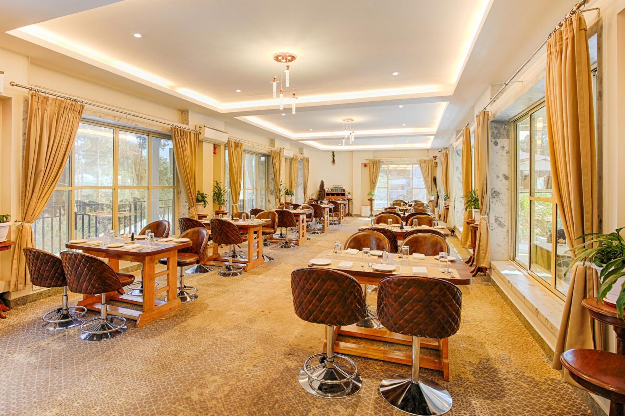 La Nicholas Lake View By Summit Hotels Shillong Dış mekan fotoğraf