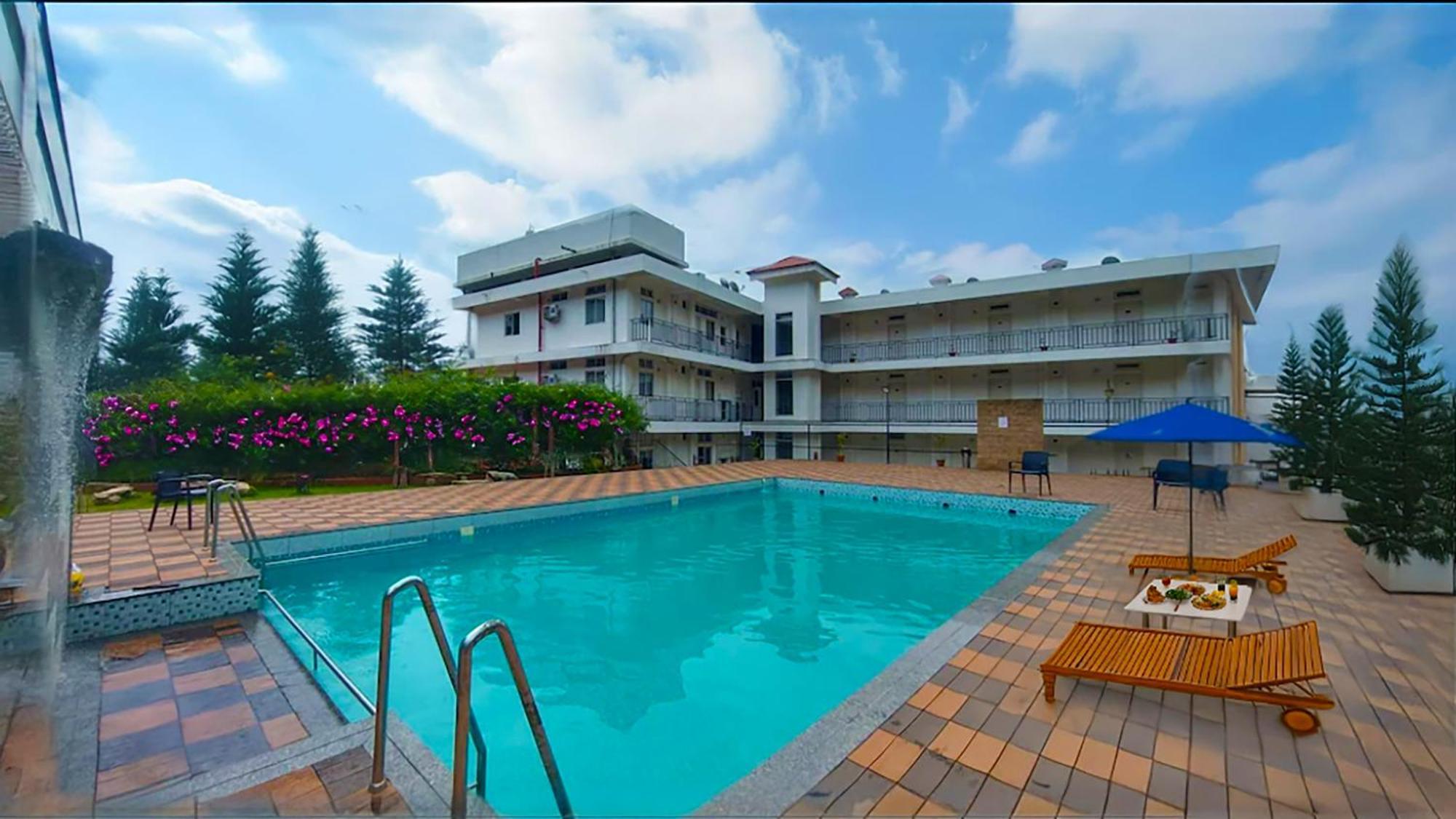 La Nicholas Lake View By Summit Hotels Shillong Dış mekan fotoğraf