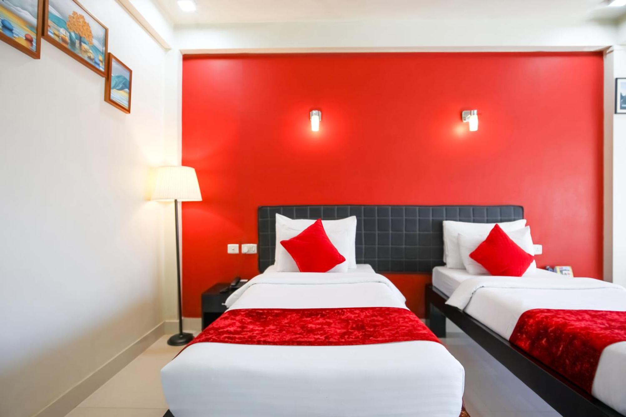 La Nicholas Lake View By Summit Hotels Shillong Oda fotoğraf