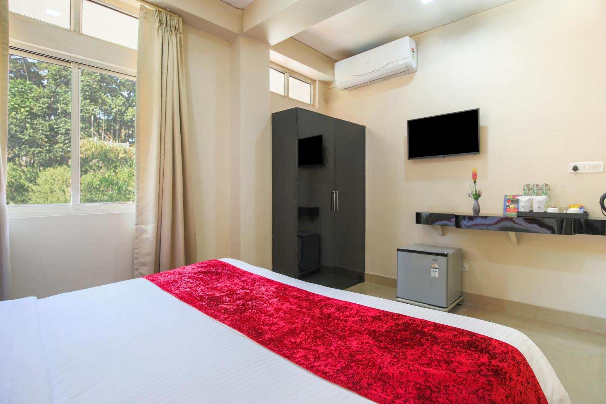 La Nicholas Lake View By Summit Hotels Shillong Oda fotoğraf