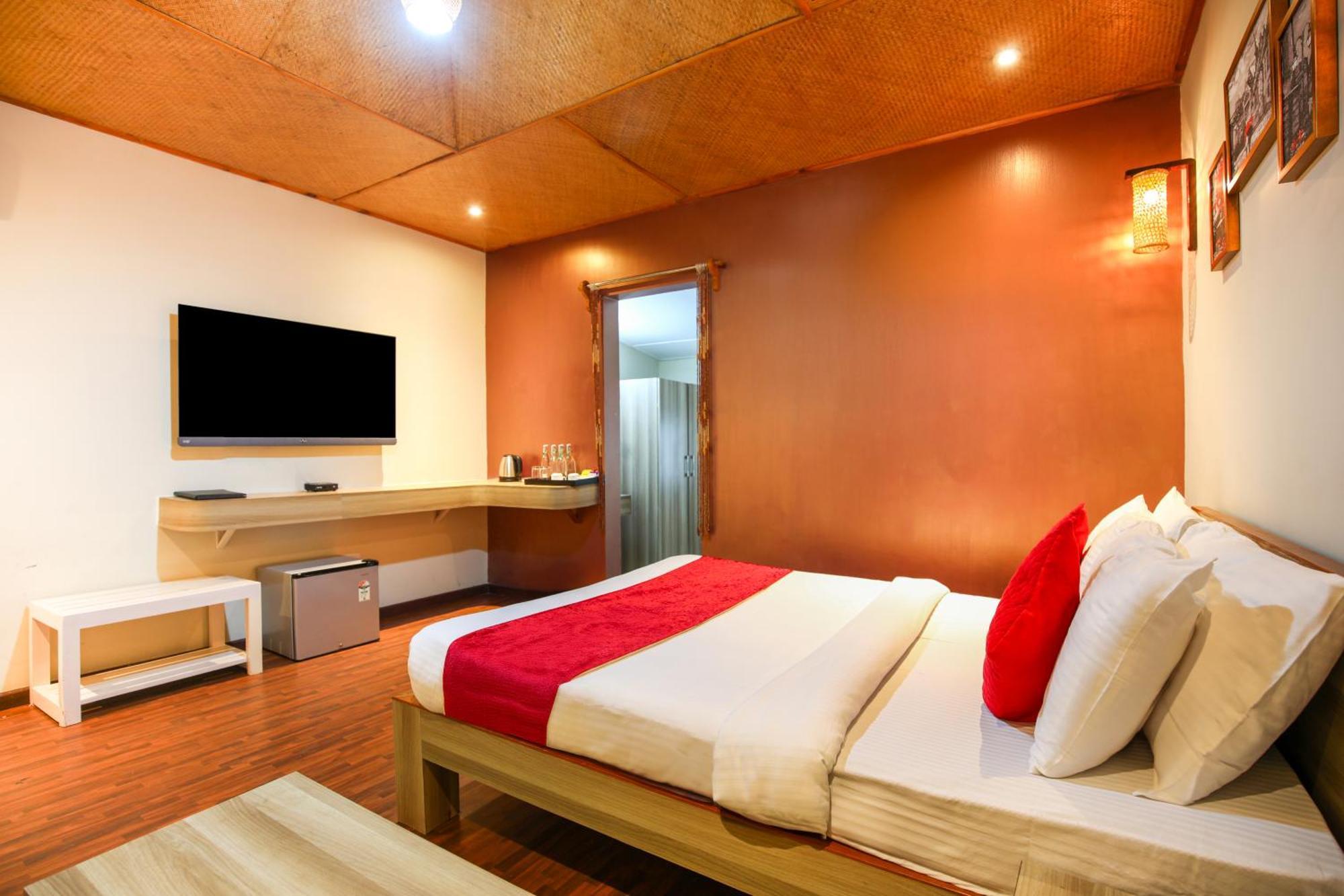 La Nicholas Lake View By Summit Hotels Shillong Oda fotoğraf